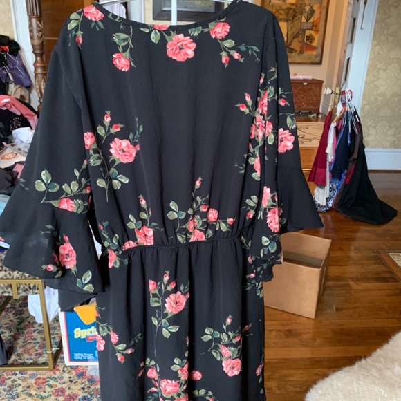 Espresso‎ plus size poly dress. Worn twice. - Picture 3 of 5